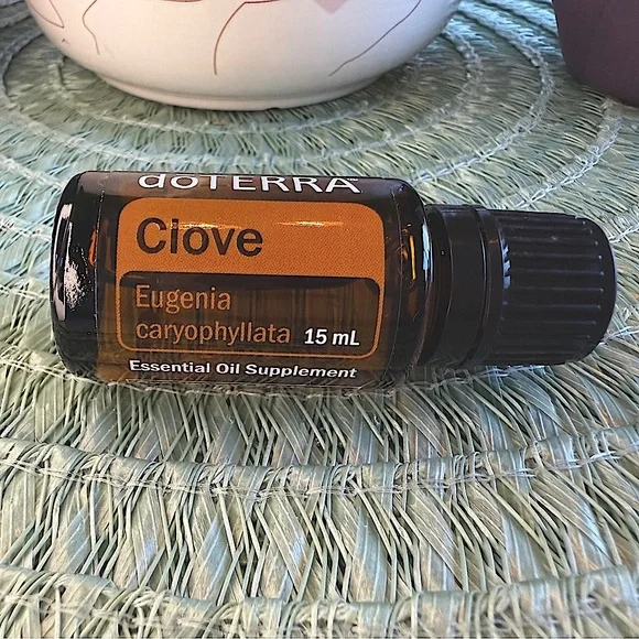 Clove Essential Oil — doTERRA, 15ml - Picture 5 of 16